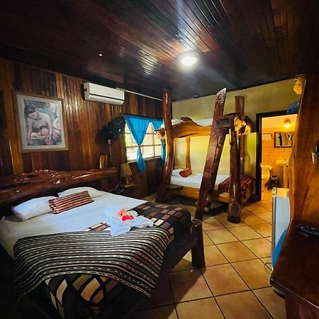 Hotel La Isla Inn Puerto Viejo de Talamanca Esterno foto