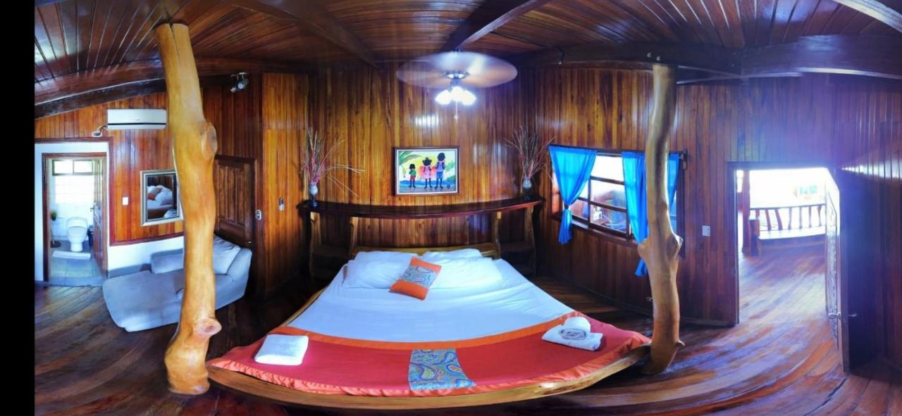 Hotel La Isla Inn Puerto Viejo de Talamanca Esterno foto