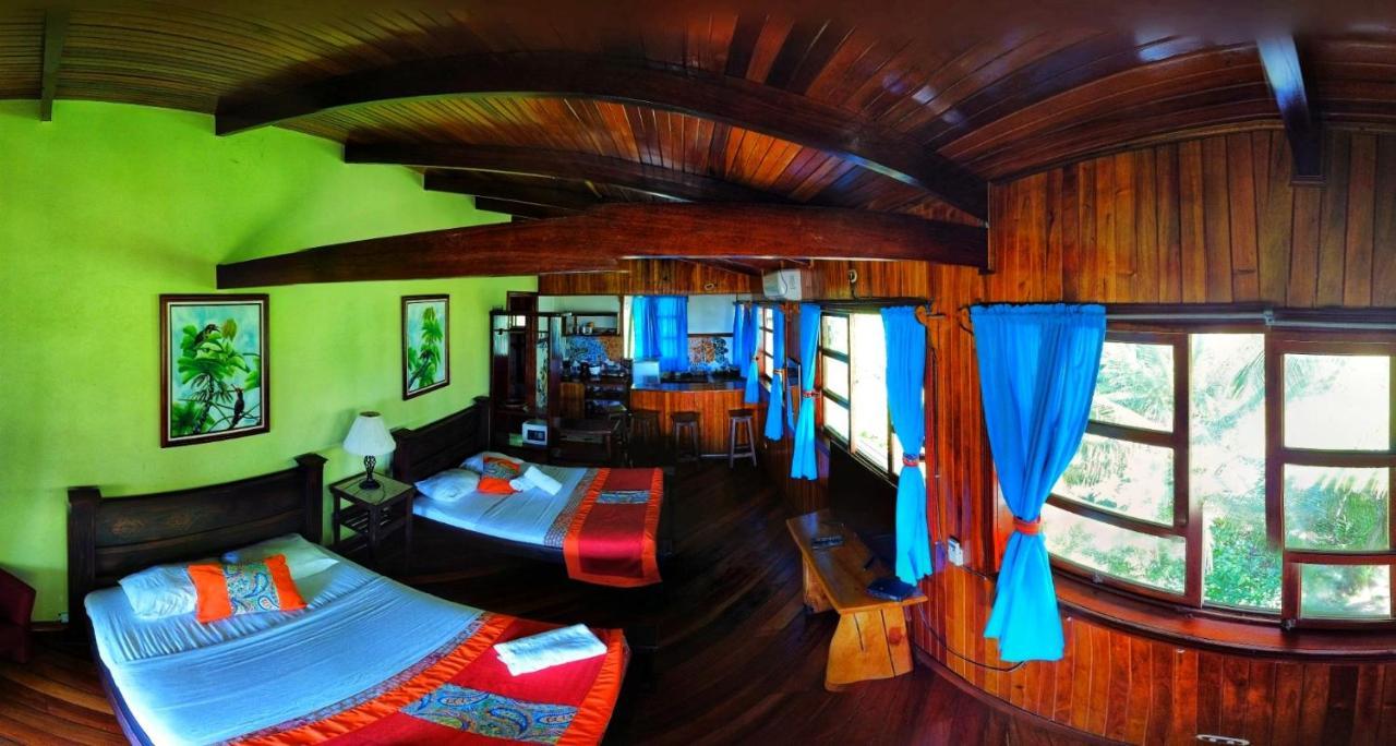 Hotel La Isla Inn Puerto Viejo de Talamanca Esterno foto