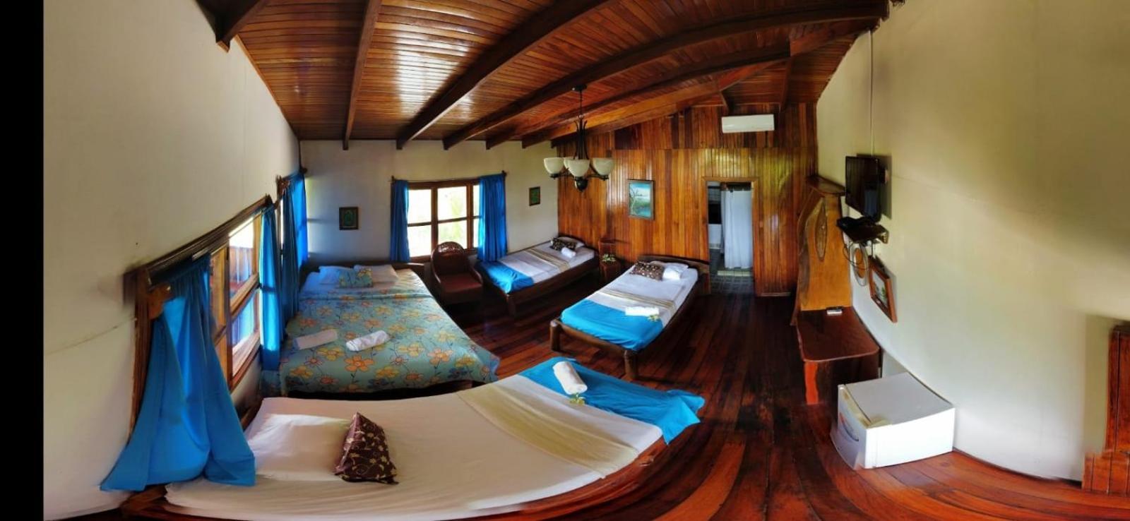 Hotel La Isla Inn Puerto Viejo de Talamanca Esterno foto