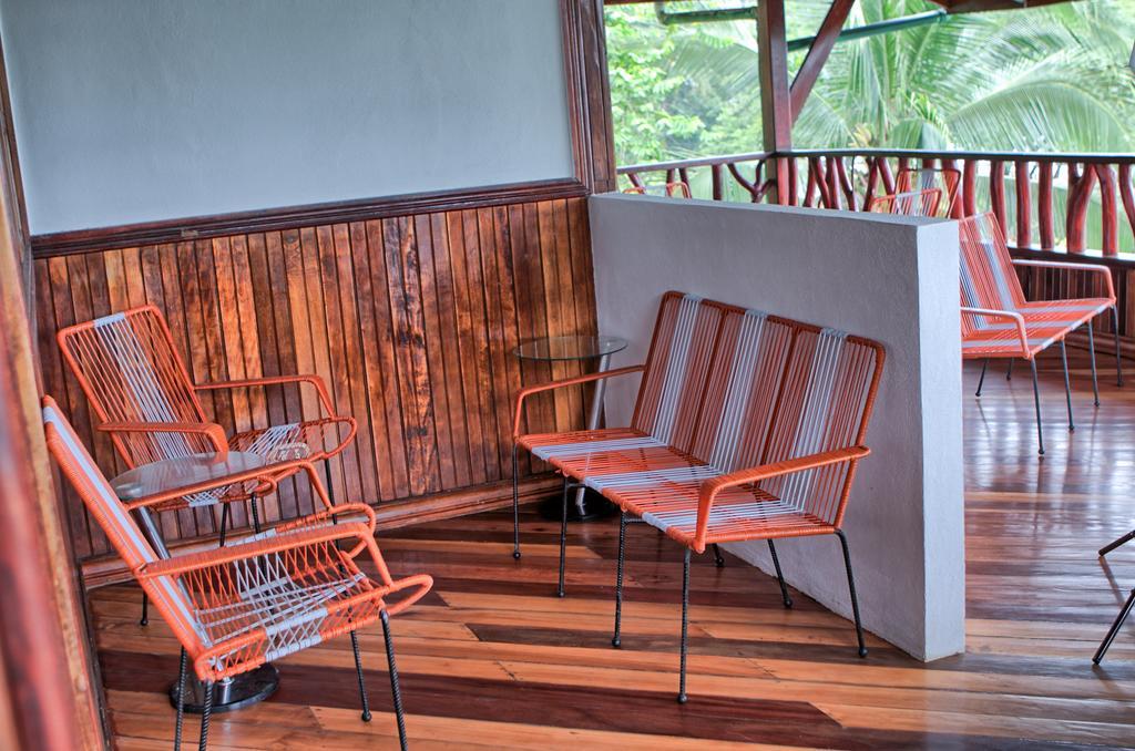 Hotel La Isla Inn Puerto Viejo de Talamanca Esterno foto