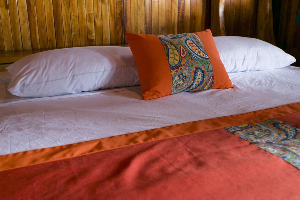 Hotel La Isla Inn Puerto Viejo de Talamanca Esterno foto