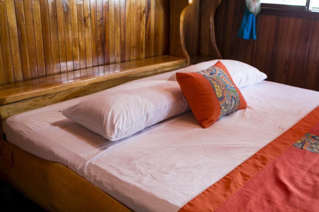 Hotel La Isla Inn Puerto Viejo de Talamanca Esterno foto