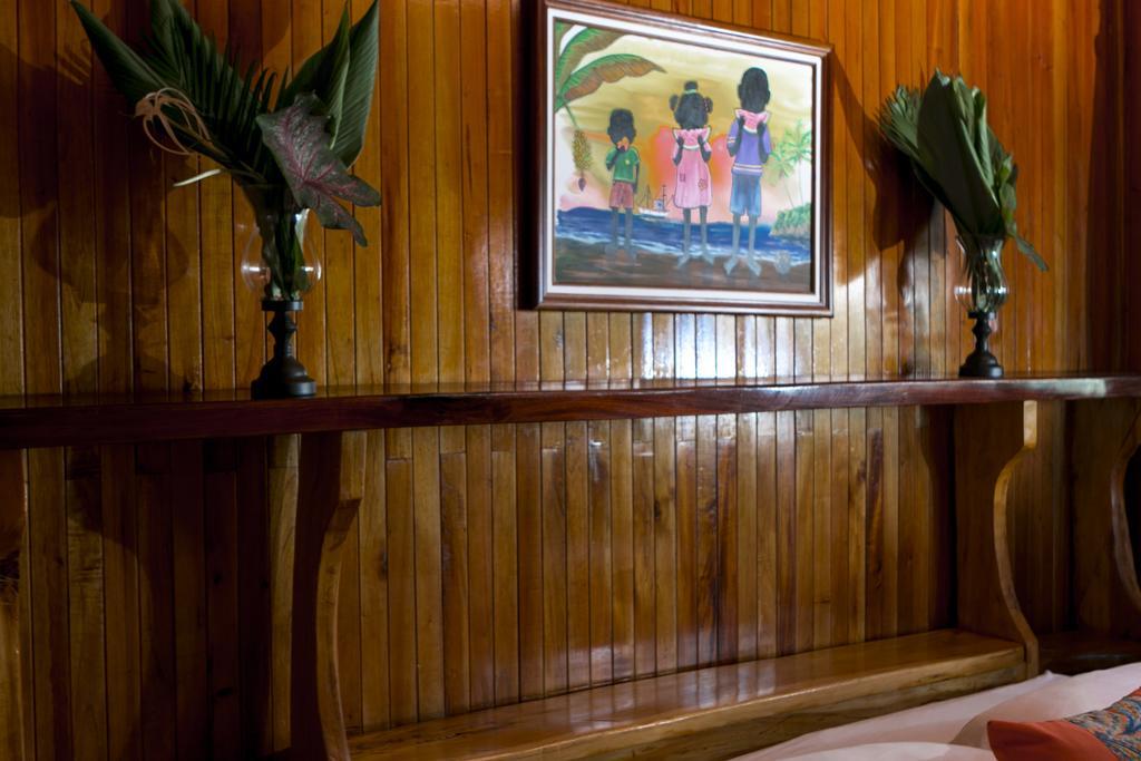 Hotel La Isla Inn Puerto Viejo de Talamanca Esterno foto