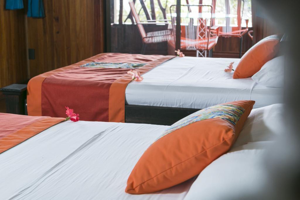 Hotel La Isla Inn Puerto Viejo de Talamanca Esterno foto