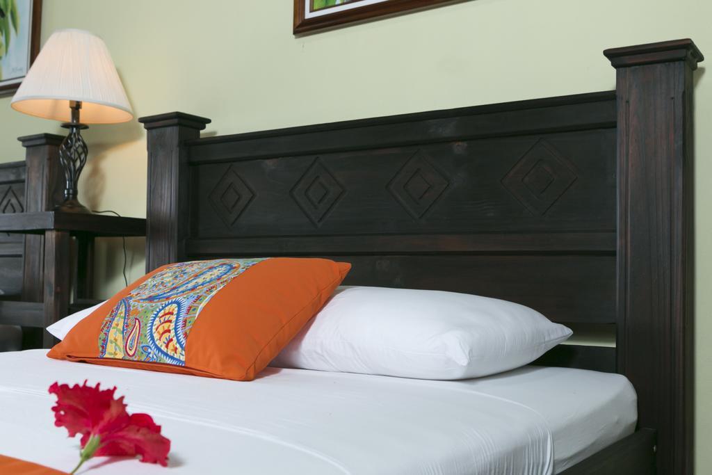 Hotel La Isla Inn Puerto Viejo de Talamanca Esterno foto