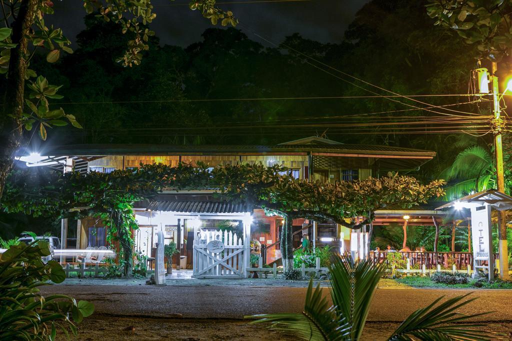 Hotel La Isla Inn Puerto Viejo de Talamanca Esterno foto
